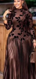 TOP NOTCH LUXURY DINNER GOWN !! - Image 3